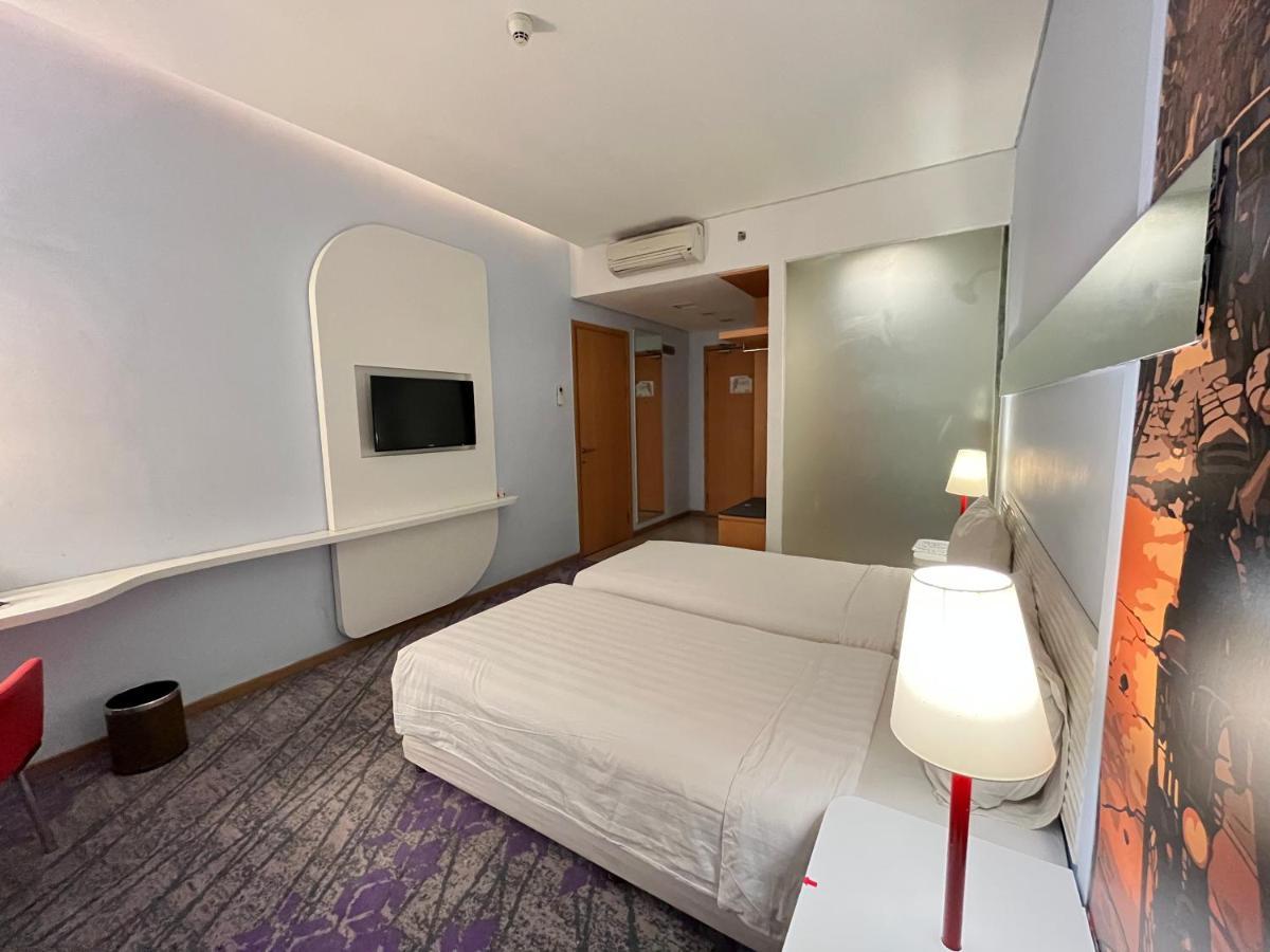 Cicadas Luminor Hotel Metro Indah - Bandung By Wh מראה חיצוני תמונה