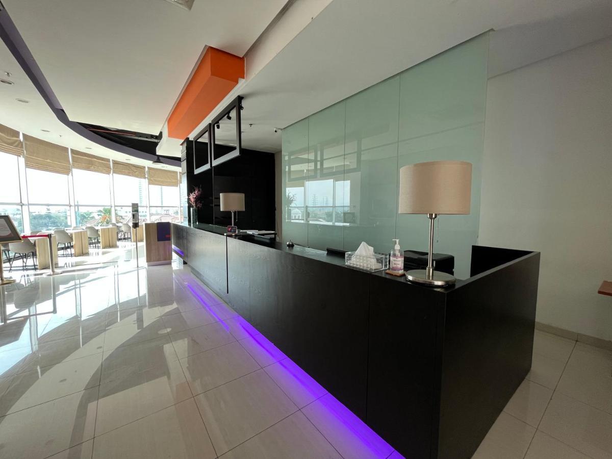 Cicadas Luminor Hotel Metro Indah - Bandung By Wh מראה חיצוני תמונה