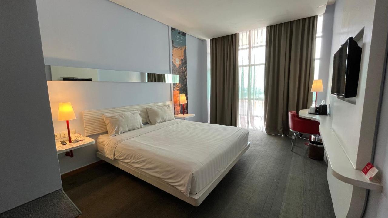 Cicadas Luminor Hotel Metro Indah - Bandung By Wh מראה חיצוני תמונה