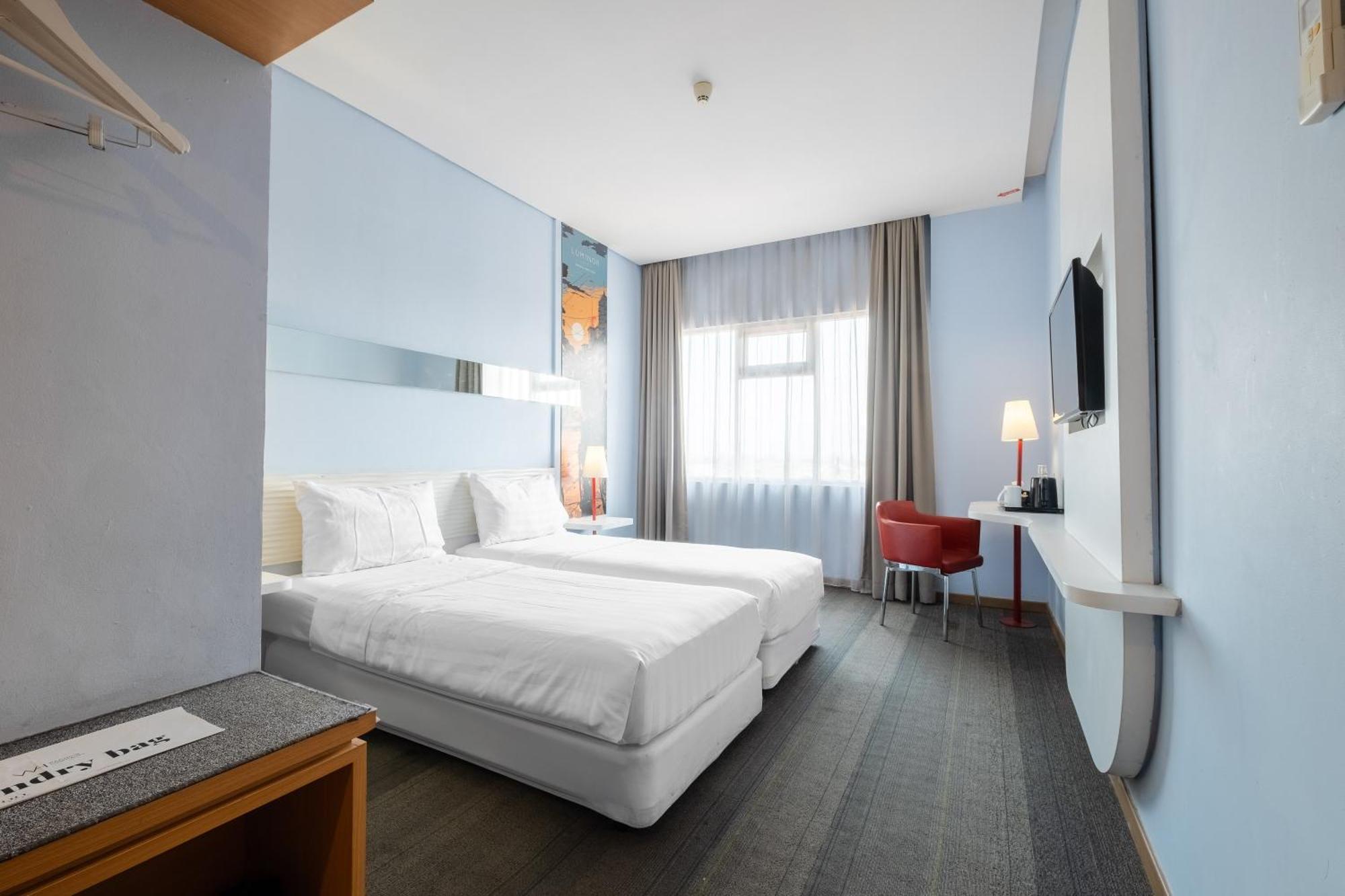 Cicadas Luminor Hotel Metro Indah - Bandung By Wh מראה חיצוני תמונה