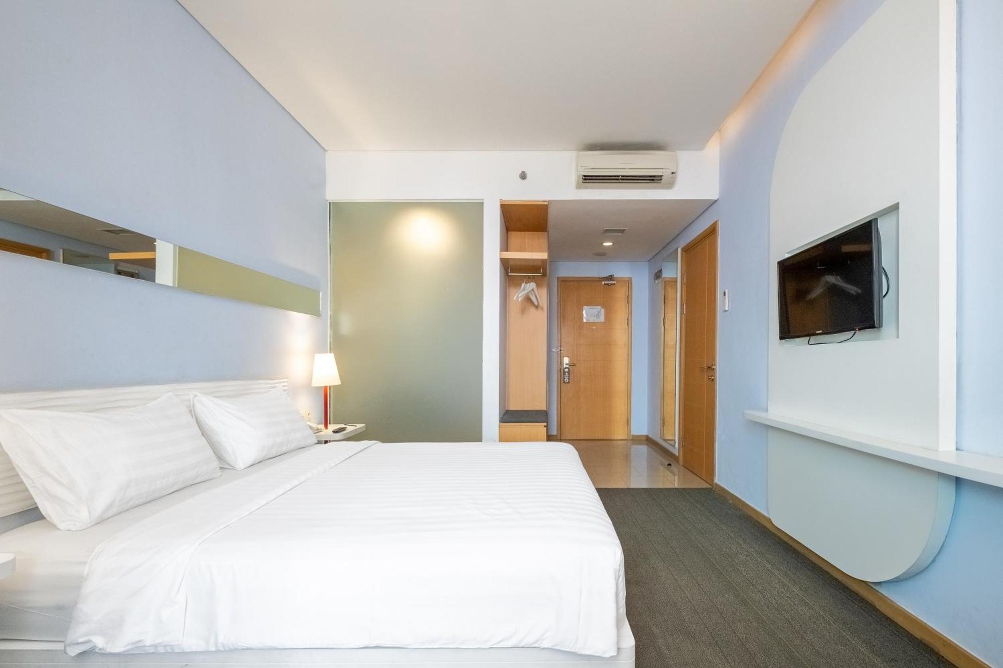 Cicadas Luminor Hotel Metro Indah - Bandung By Wh מראה חיצוני תמונה