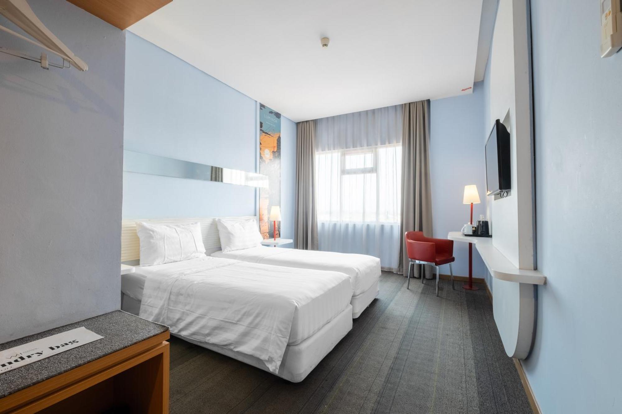 Cicadas Luminor Hotel Metro Indah - Bandung By Wh מראה חיצוני תמונה