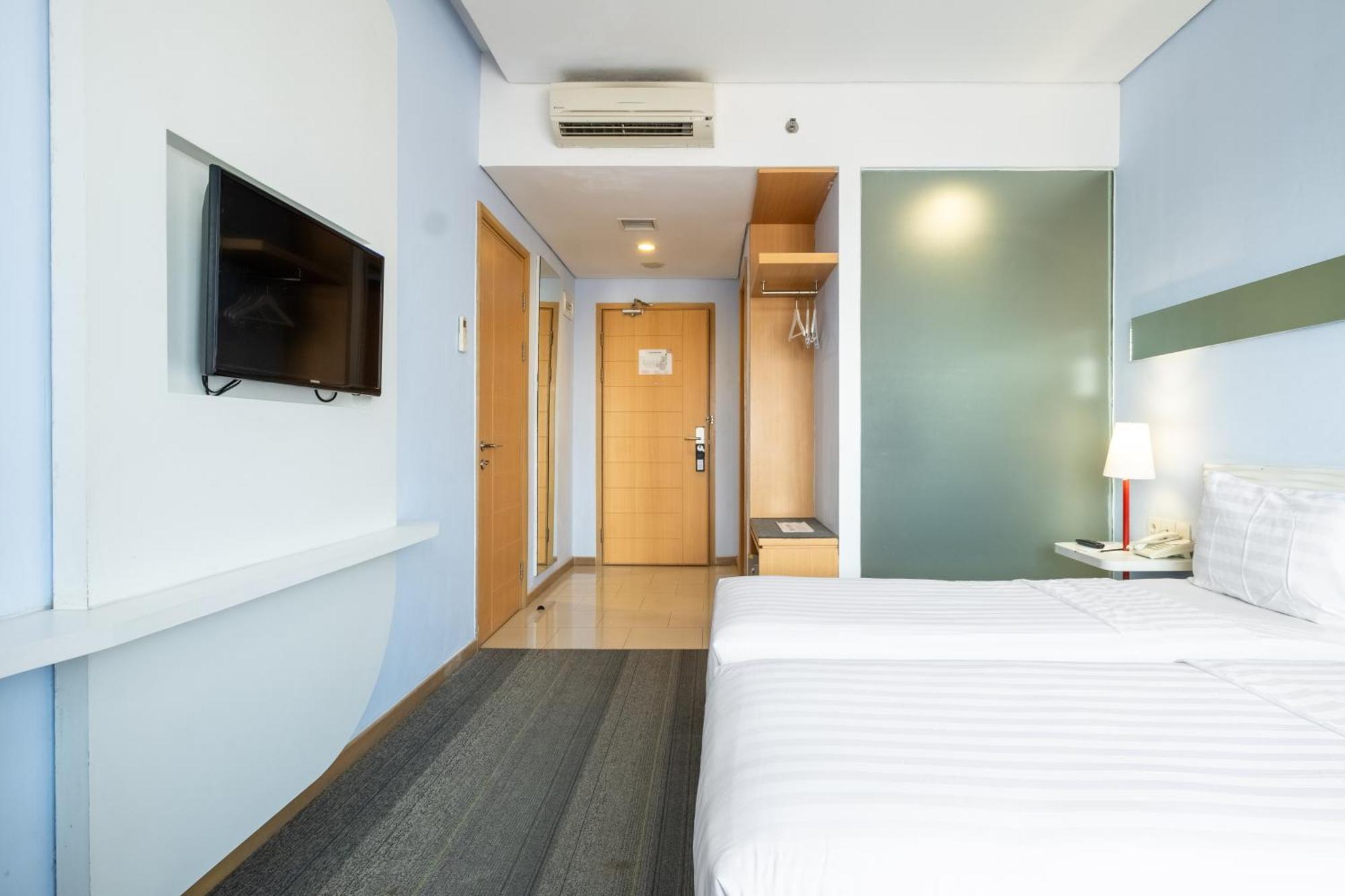 Cicadas Luminor Hotel Metro Indah - Bandung By Wh מראה חיצוני תמונה
